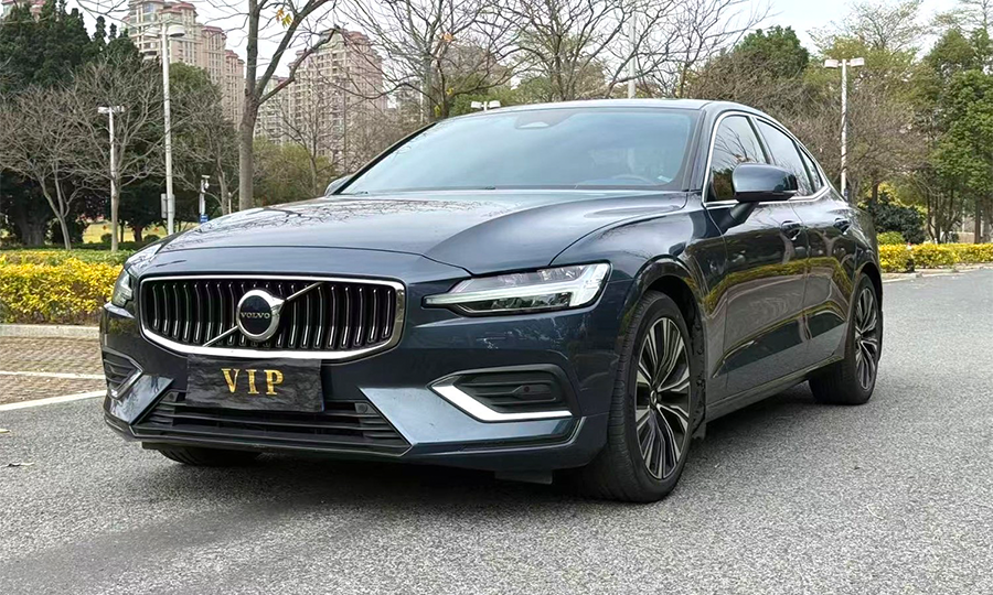 VOLVO-S60-Used Volvo S60 2023 Model B4 Smart Luxury Edition 2.0T 197HP L4 7DCT