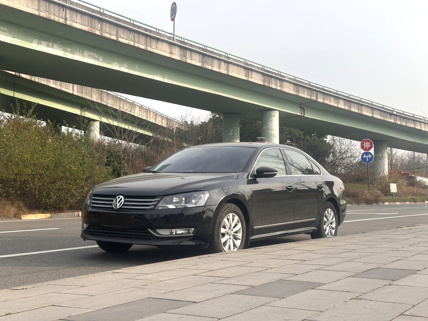 Used Volkswagen Passat 2014 Model 1.8TSI DSG Premium Edition 1.8T 160HP L4 7DCT