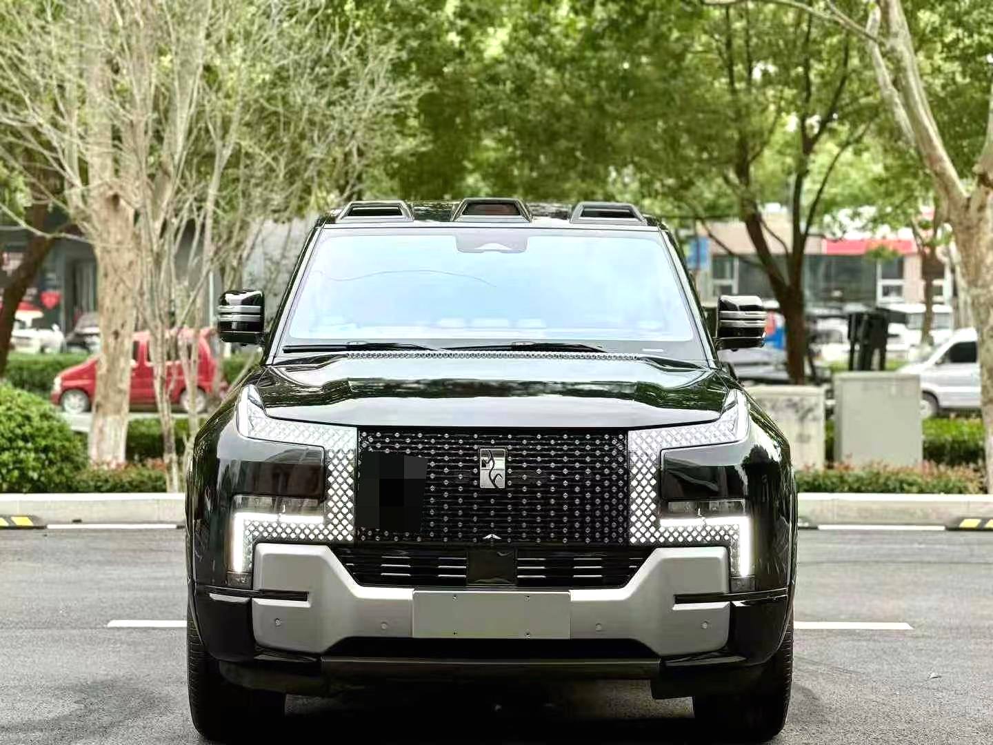 Used Yangwang U8 2023 Model Luxury Edition 2.0T 272HP L4 AT REEV 49.05kWh 180km