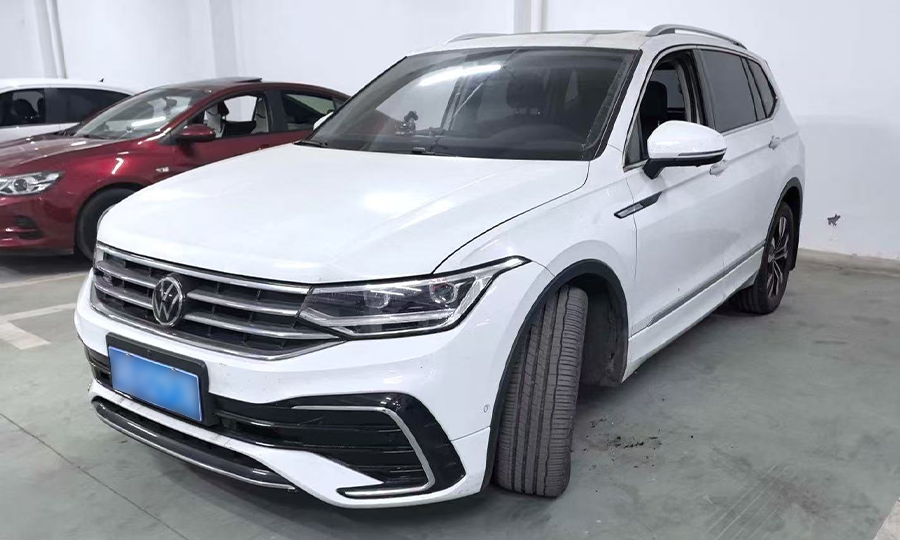 Volkswagen-Tiguan L-Used Volkswagen Tiguan L 2024 Model 330TSI Automatic FWD R-Line Premium Edition 2.0T 186HP L4 7DCT