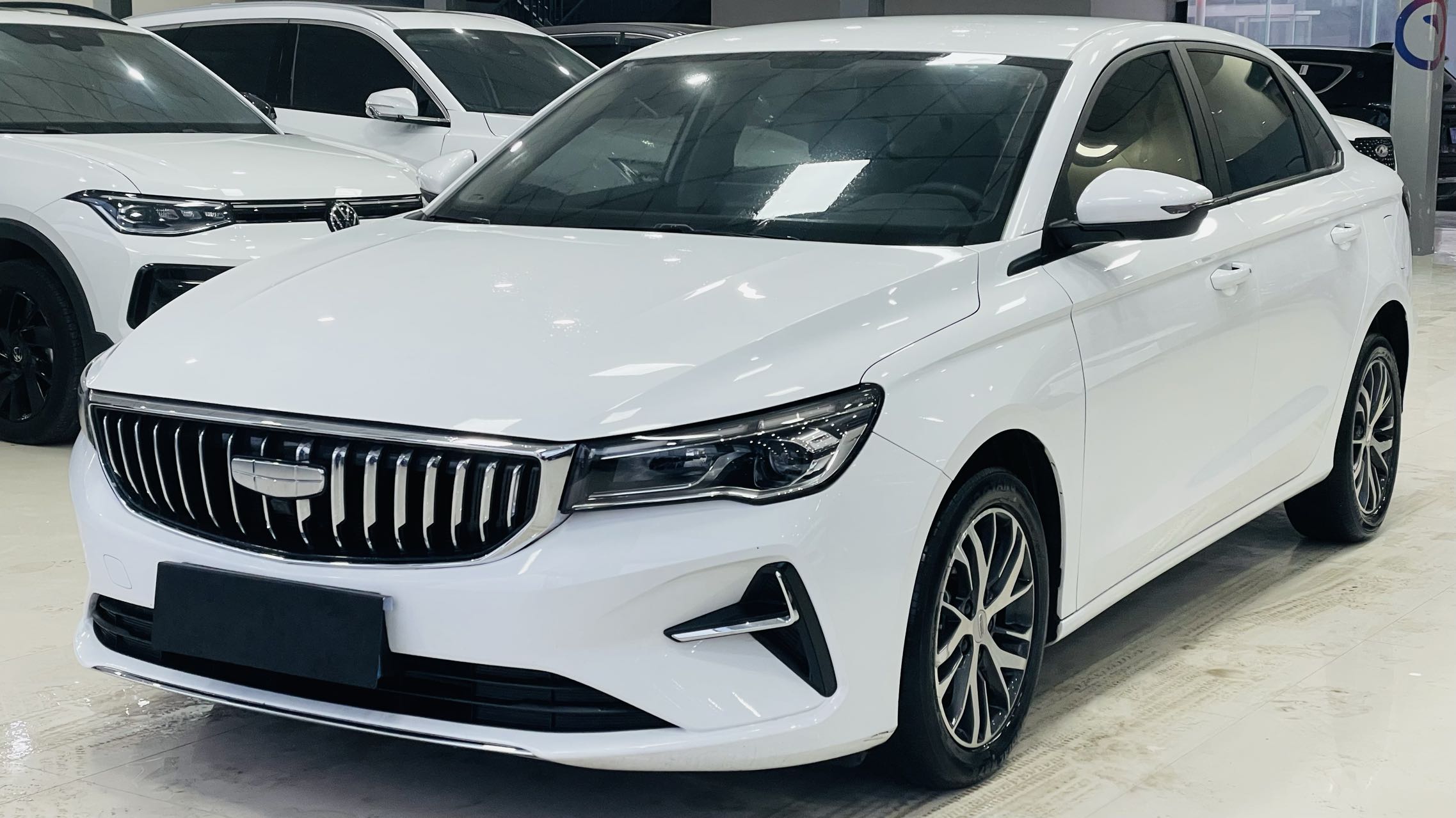 Used Geely Emgrand 2025 Model 4th Generation 1.5L CVT Longteng Edition 1.5L 127HP L4 CVT