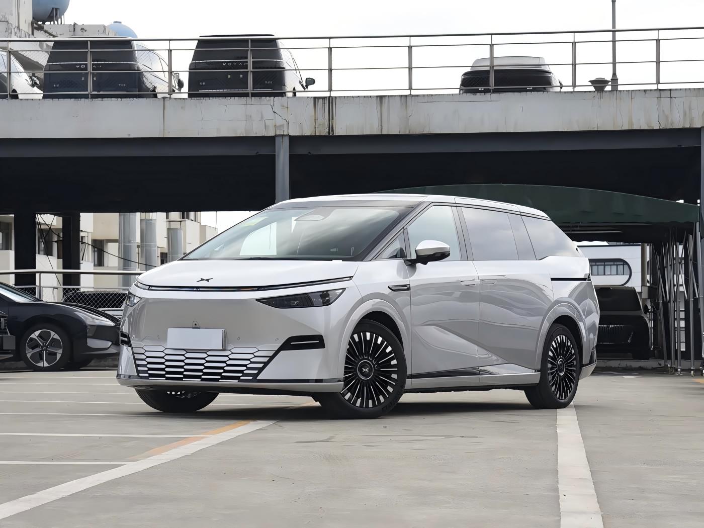 Wholesale Xpeng X9 2025 Model EV 702 AWD High-Performance Max Edition BEV 105kWh 702km