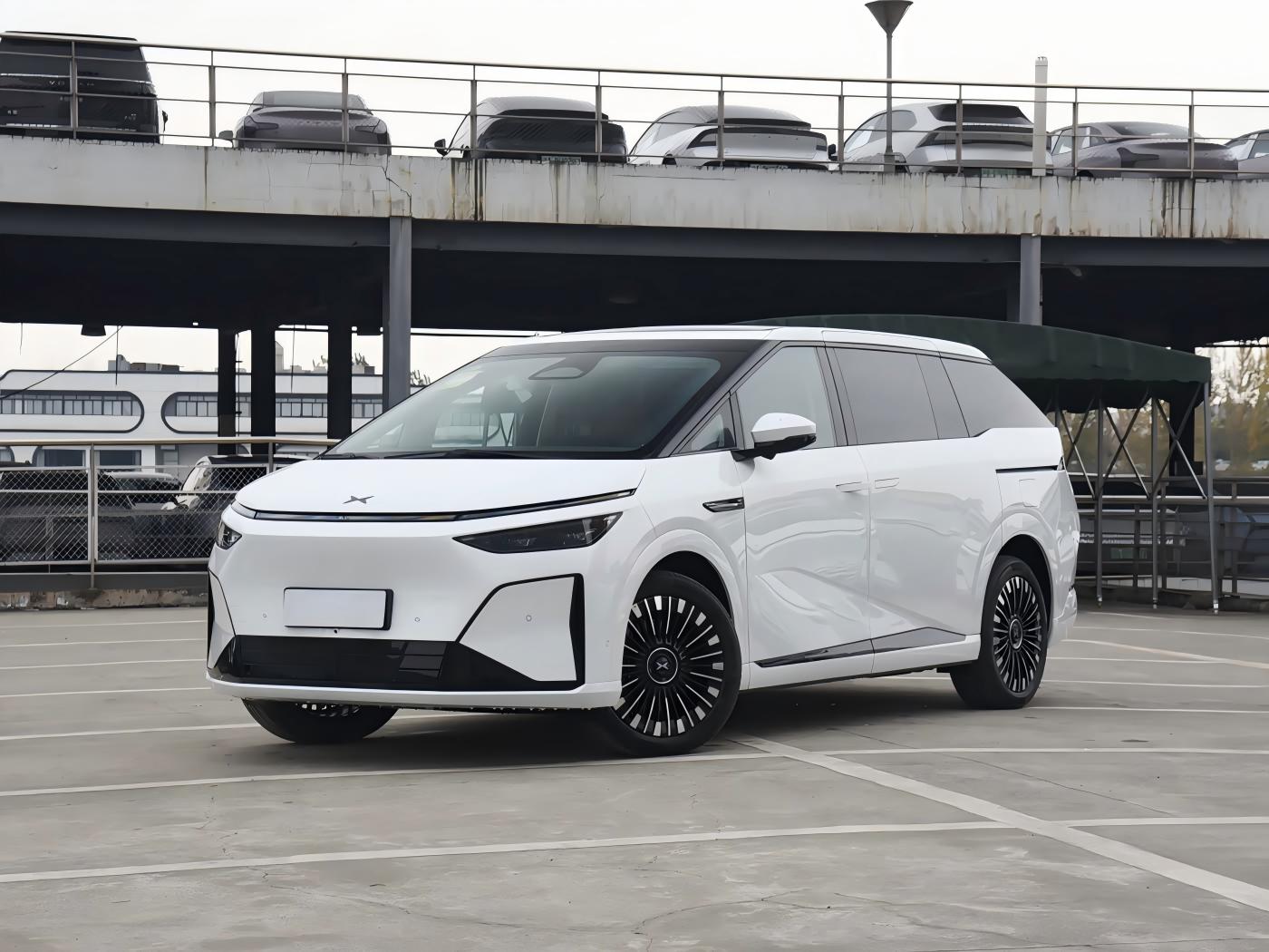 Wholesale Xpeng X9 2026 Model REEV 1602 Max Edition 1.5T 150HP L4 AT REEV 63.3kWh 452km