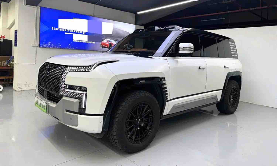 YANGWANG-U8-Used Yangwang U8 2023 Model Luxury Edition 2.0T 272HP L4 AT REEV 49.05kWh 180km YANGWANG-U8-Used Yangwang U8 2023 Model Luxury Edition 2.0T 272HP L4 AT REEV 49.05kWh 180km