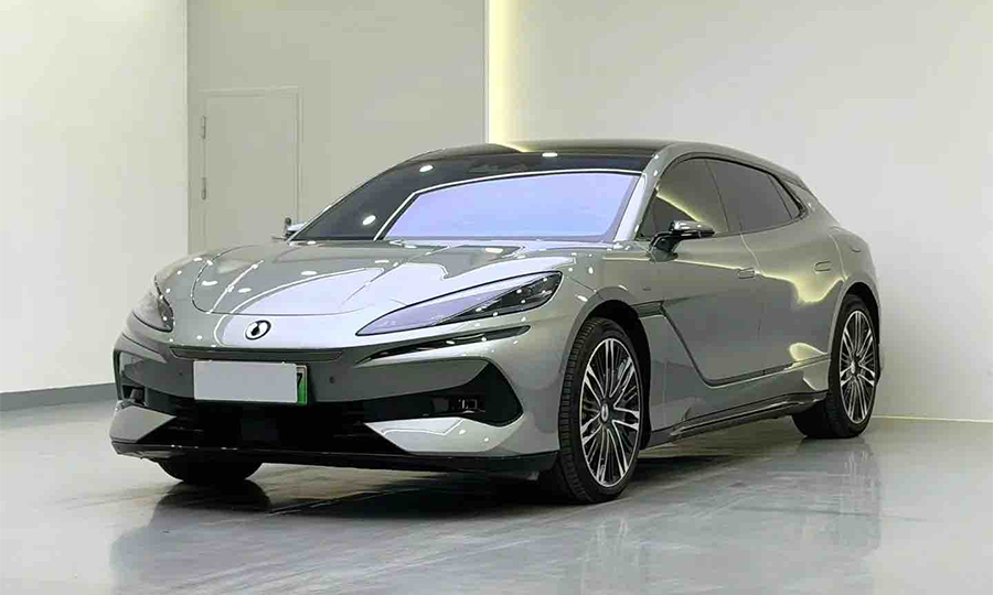 Denza-Z9GT-Used Denza Z9GT 2024 Model 1100 AWD Pro Edition 2.0T 207HP L4 E-CVT PHEV 38.5kWh 201km