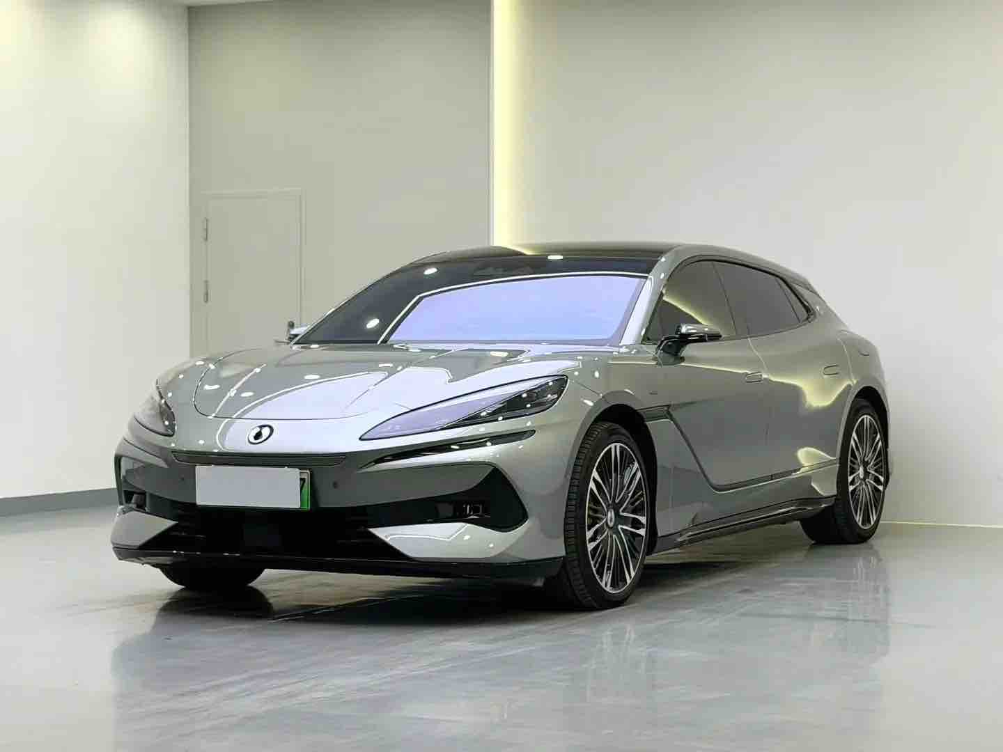 Used Denza Z9GT 2024 Model 1100 AWD Pro Edition 2.0T 207HP L4 E-CVT PHEV 38.5kWh 201km