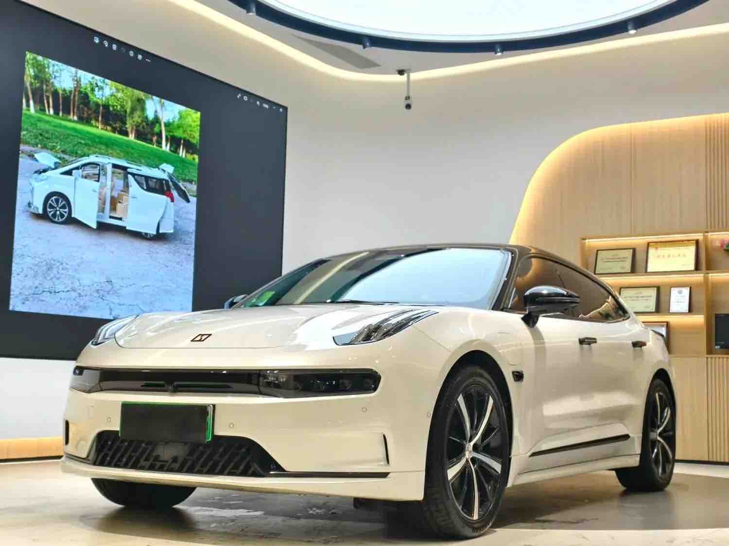 Used 2022 Zeekr 001 WE 544HP Single-Speed EV In Stock For Export