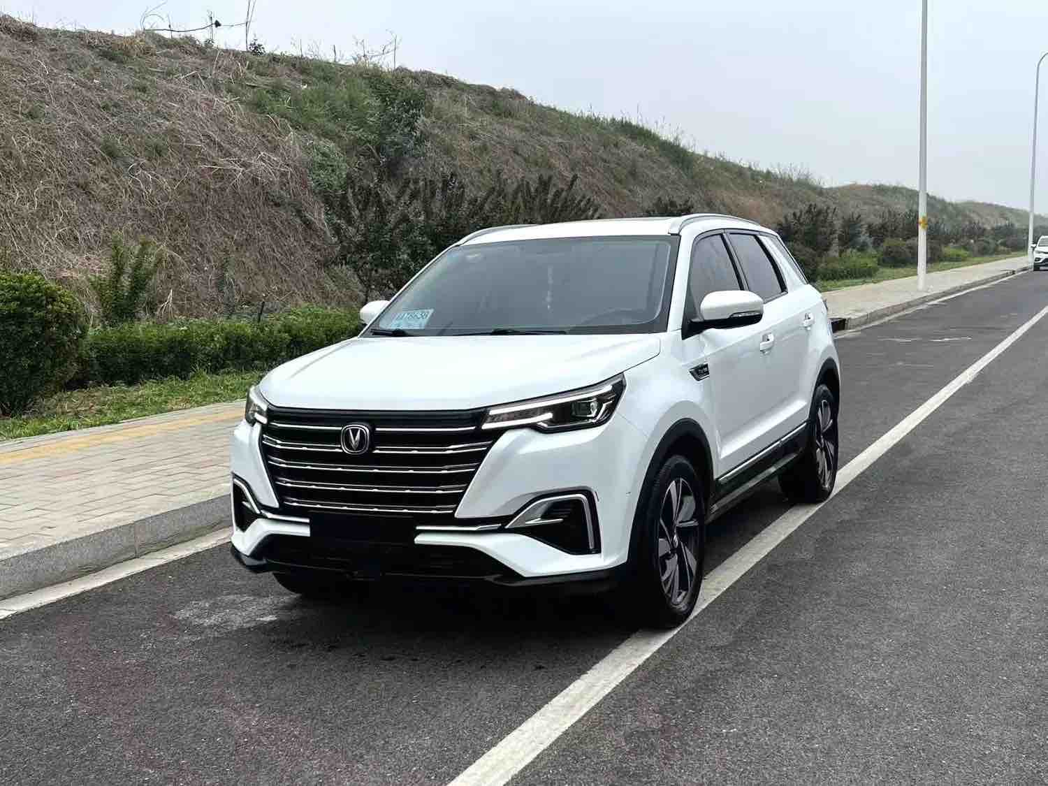 Used In Stock Changan CS55 PLUS 2020 Model 156HP 6MT S Grade White SUV Export