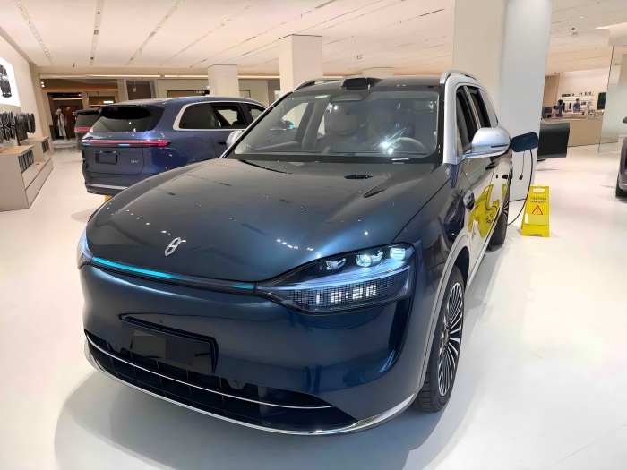 AITO-M9-Used 2025 AITO M9 EREV Ultra 52kWh 6-Seater 422hp Automatic SUV In Stock Export Wholesale
